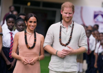 Prince Harry starts his trip to Nigeria along with his wife, Meghan Markle