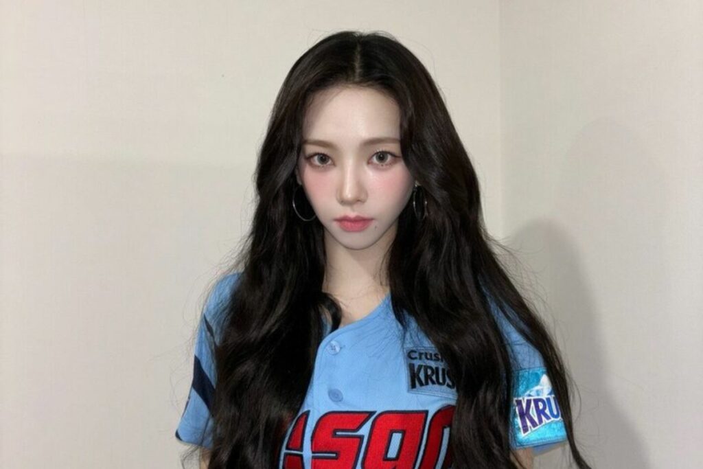 Aespa's Karina is in controversy after daring to protest for workers at a recent event