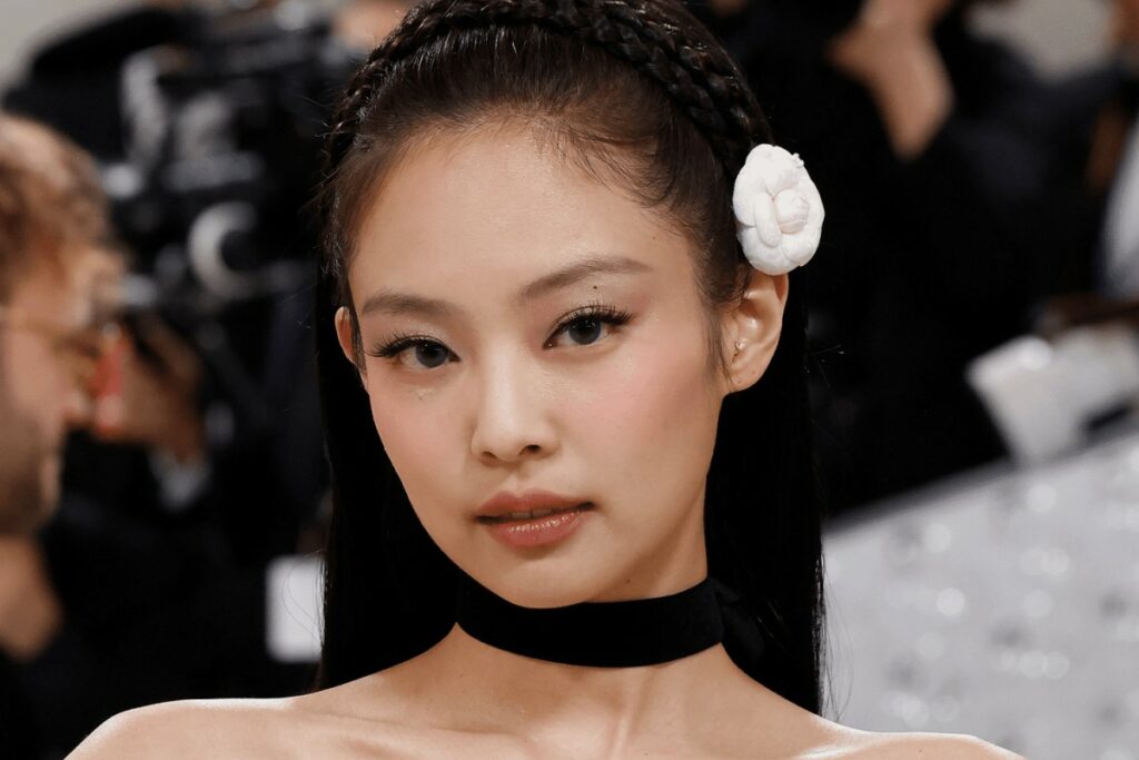 BLACKPINK's Jennie stuns on her first TikTok video