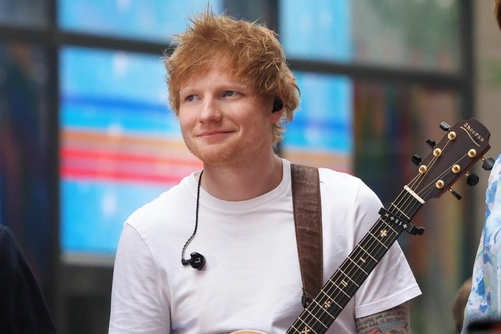 Ed Sheeran confessed that he hasn't had a phone since 2015(02)