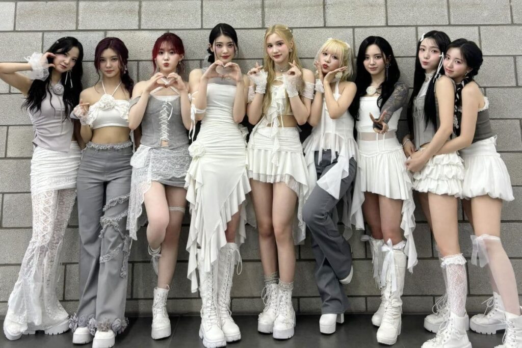 Kep1er wins their first award for “Shooting Star” on “Show Champion”