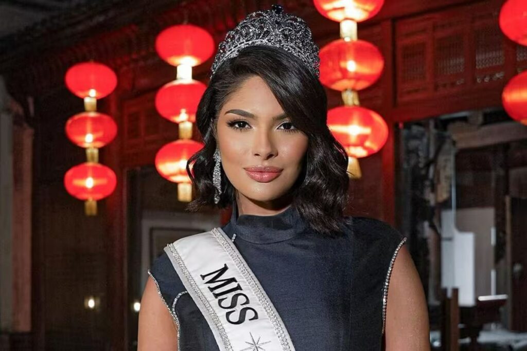 Miss Universe shows a hidden talent singing an Ellie Goulding song