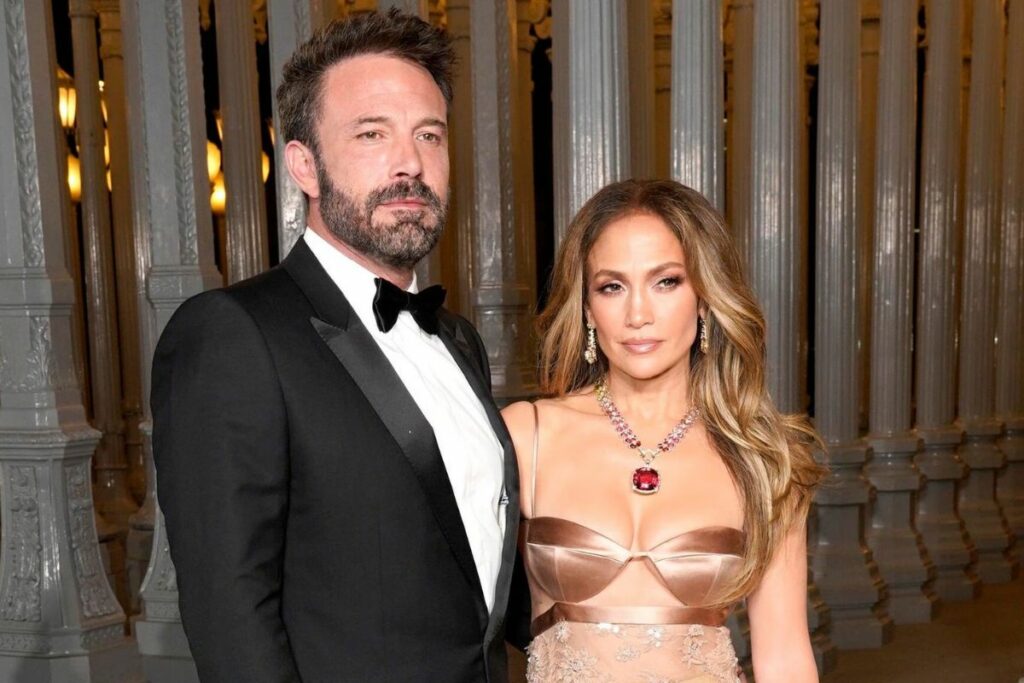 Jennifer Lopez and Ben Affleck have signed the divorce agreement, according to sources in the United States