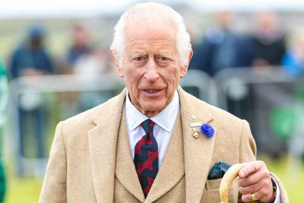 King Charles III banknotes were auctioned and sold for 12 times their value for charity