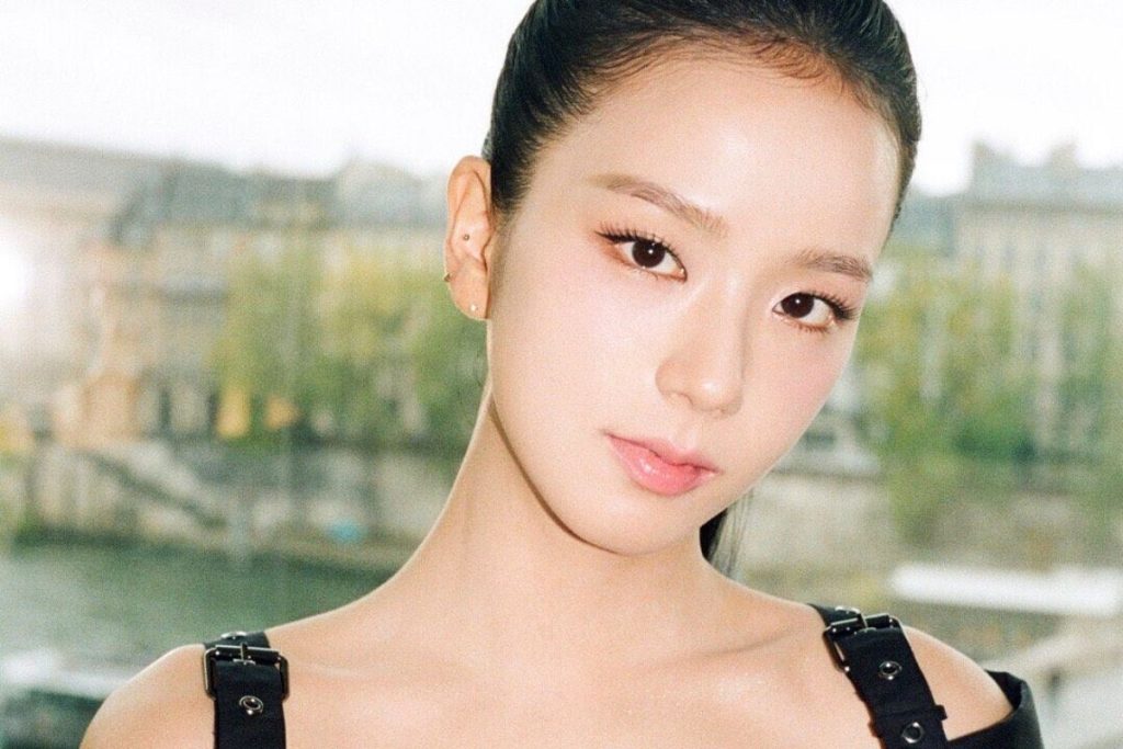 BLACKPINK’s Jisoo might be hinting at a full album