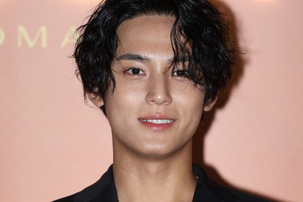 Netizens poke fun at SEVENTEEN's Mingyu’s latest update due to his English