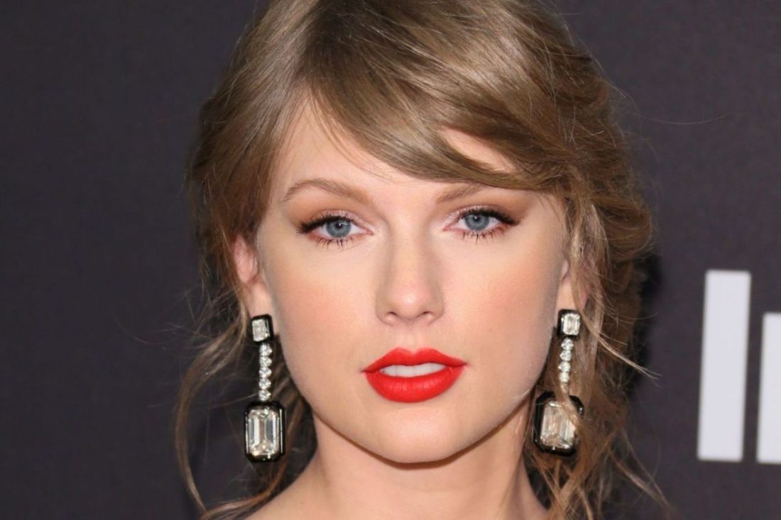 Top 5 albums that sold 1 million copies in a week in the United States