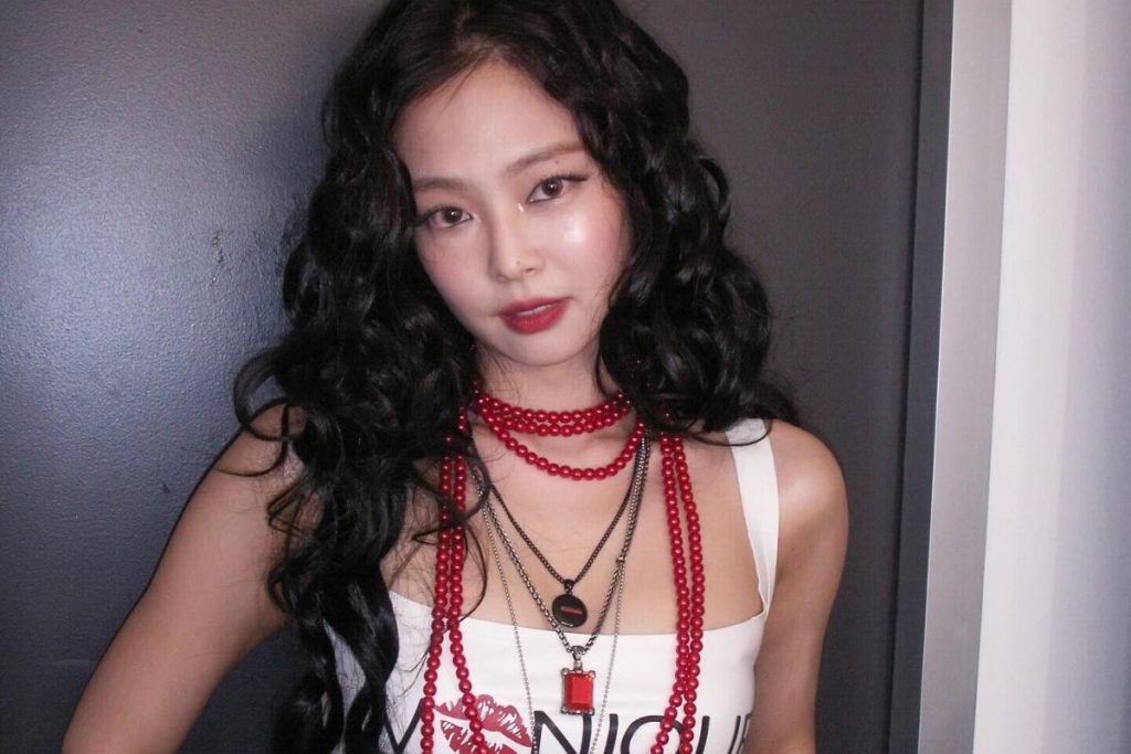 BLACKPINK’s Jennie graces Harper’s Bazaar cover