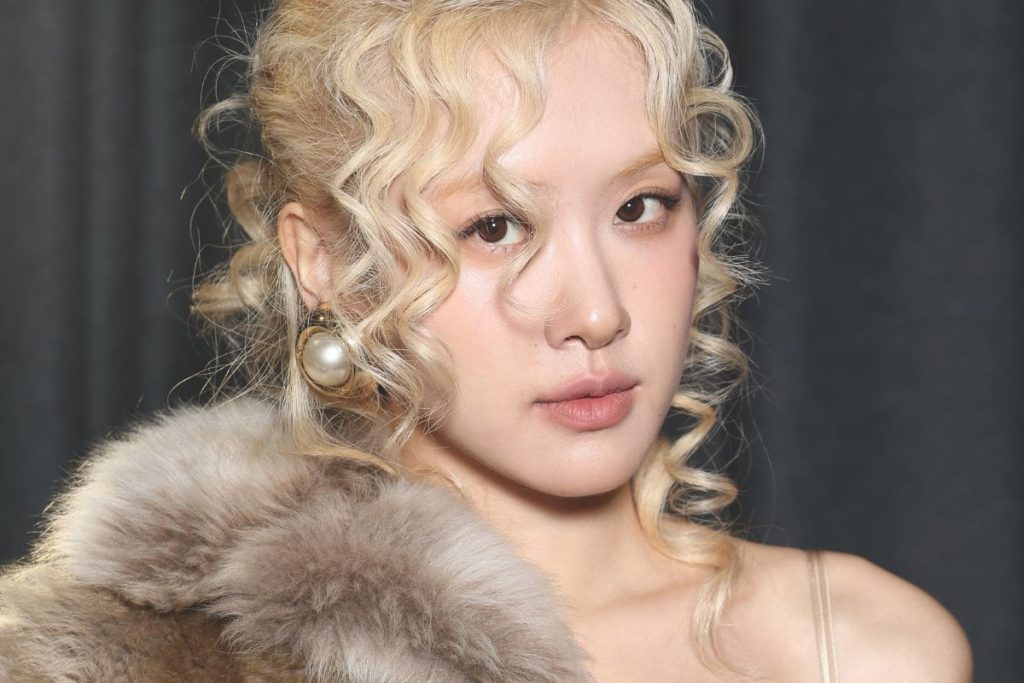 BLACKPINK’s Rosé and Bruno Mars’ “APT” achieves a major milestone on the UK’s Official Singles Chart