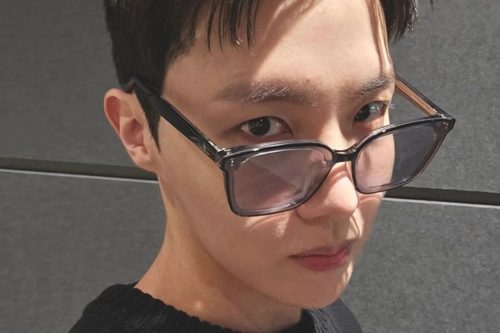 BTS’ j-hope made a surprise livestream in bed