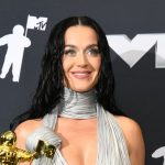 Katy Perry's priceless reactions to tribute in Mexican morning show