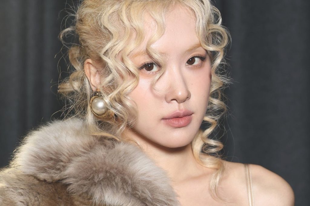 BLACKPINK’s Rosé is praised for her cover of Bruno Mars’ “Too Good to Say Goodbye”