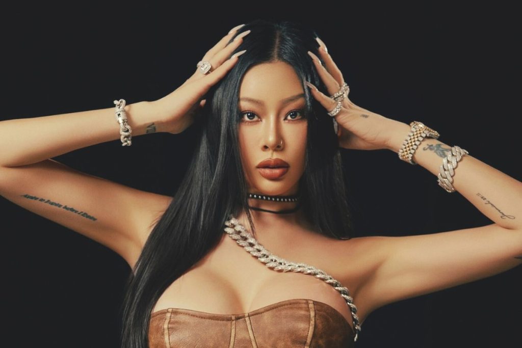 Jessi celebrates her 19th debut anniversary amid controversy over assault incident