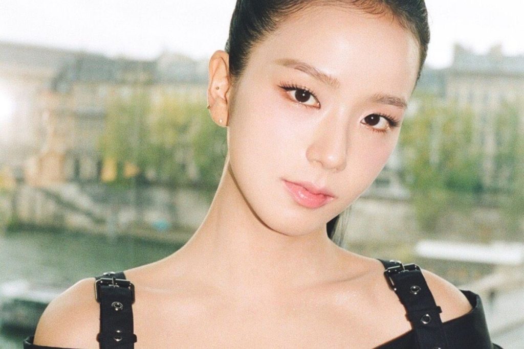 BLACKPINK's Jisoo announces her debut solo mini album, "AMORTAGE"