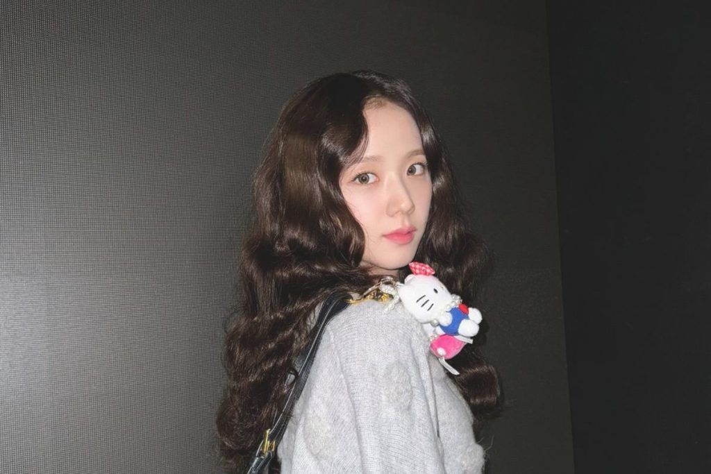 BLACKPINK’s Jisoo serves a luxurious aesthetic as a Dior muse