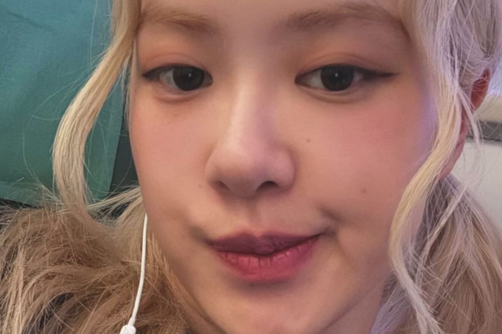 BLACKPINK's Rosé makes history in the Billboard Hot 100