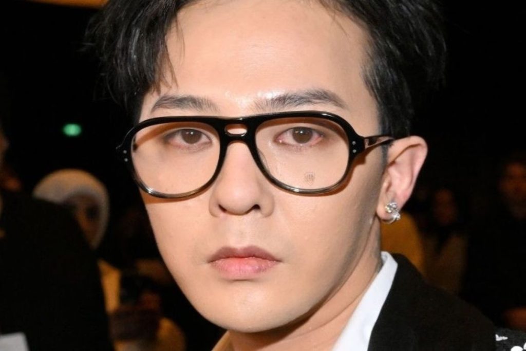 G-Dragon earns the No. 1 spot on “Music Core” with “HOME SWEET HOME”