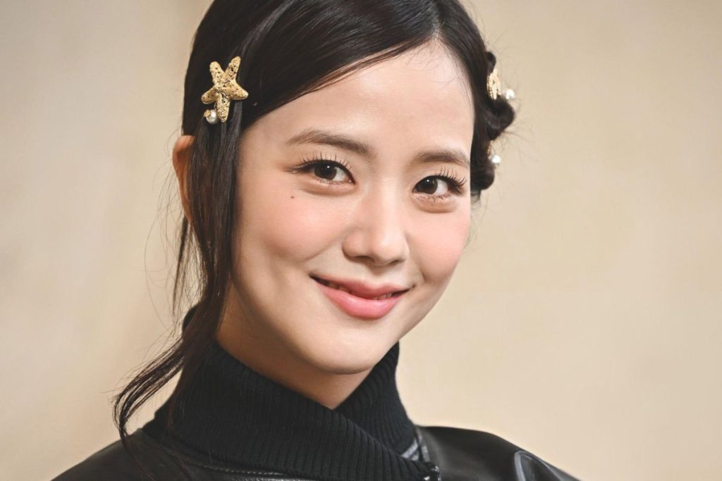 BLACKPINK’s Jisoo reveals the group’s fashion habits in a new interview