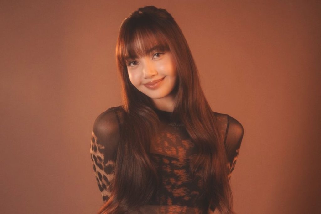 BLACKPINK’s Lisa captivates the audience with new “ALTER EGO” album jacket photos