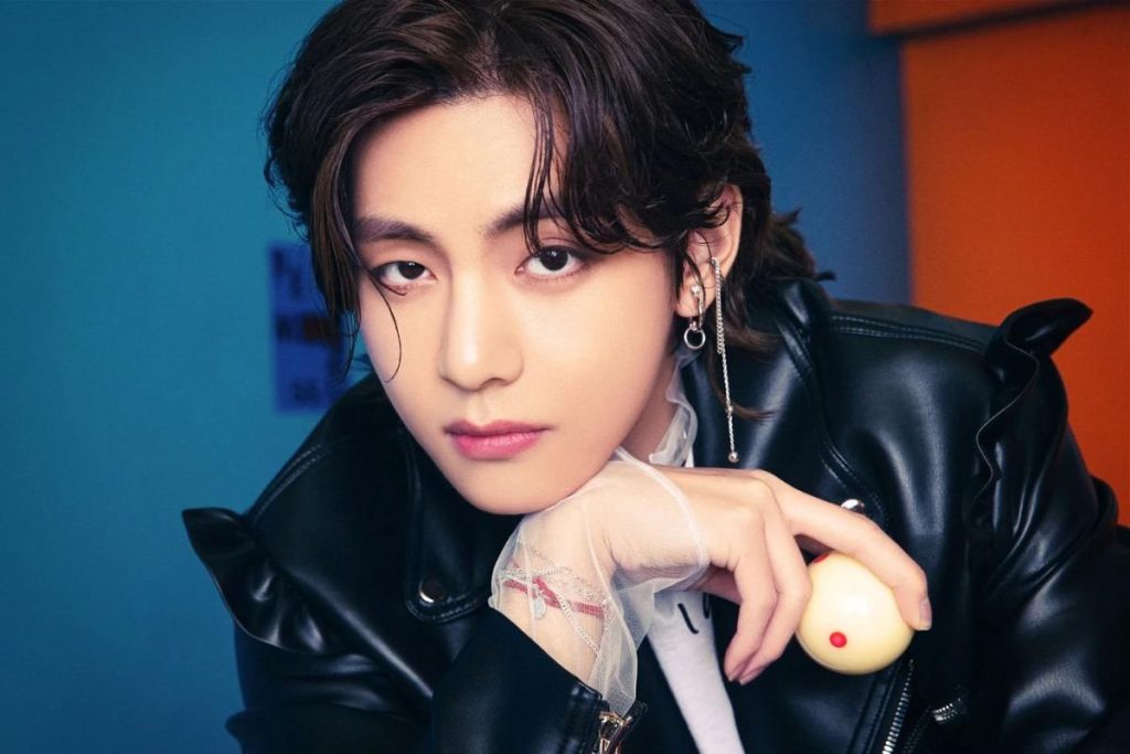 BTS’ V shocks fans with muscle military gains in new photos 