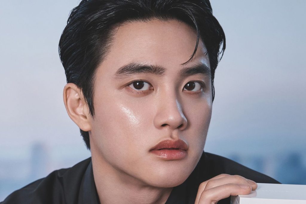 EXO's D.O. is praised for his cooking skills