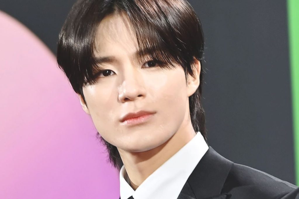 NCT’s Jeno accidentally shows his bulge on Bubble