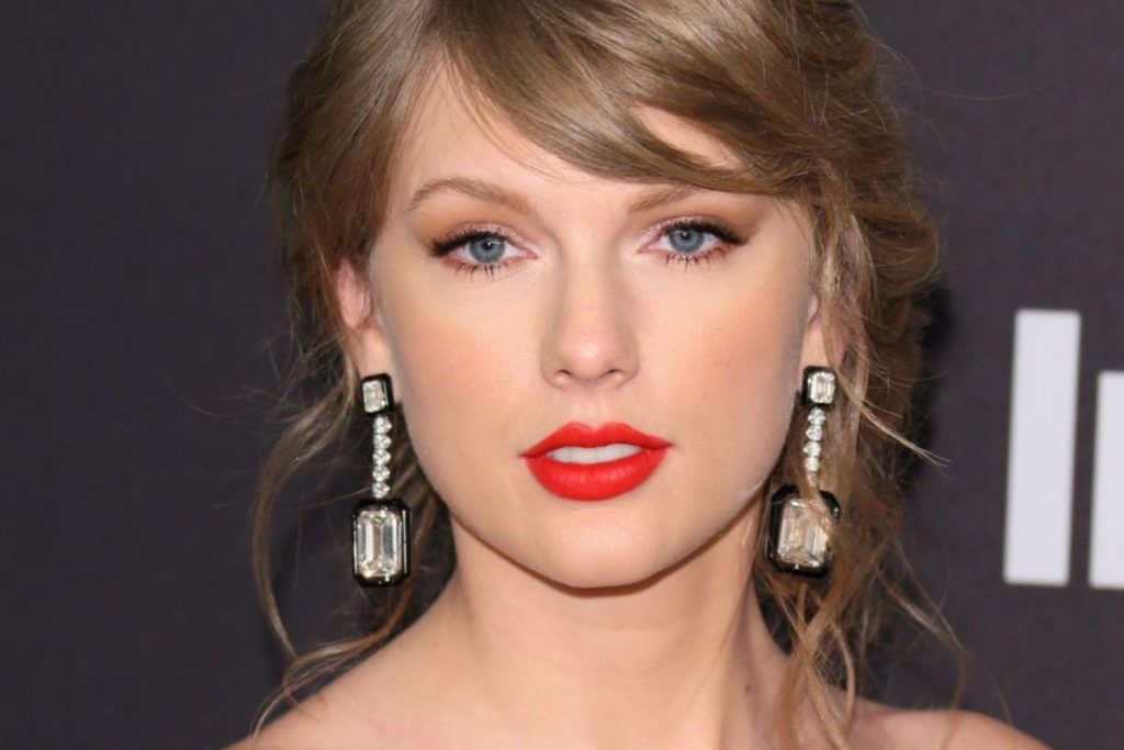 Top 5 biggest song debut sales of the decade until 2025 in the United States, including Taylor Swift