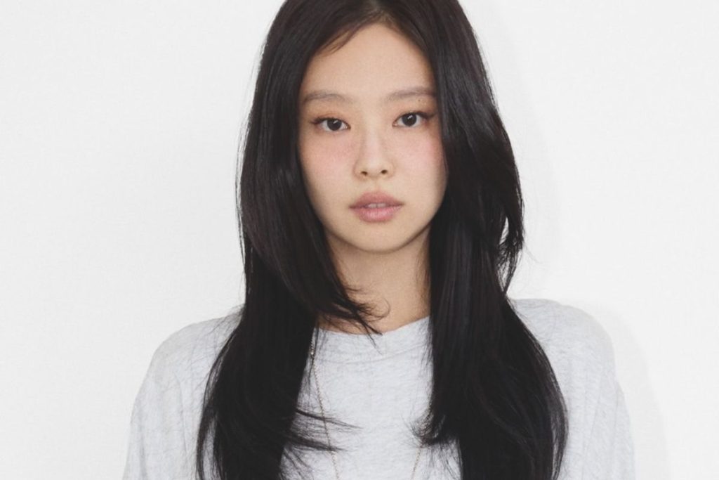 BLACKPINK’s Jennie reigns on M Countdown with “LIKE JENNIE”