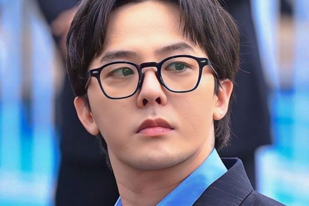 G-Dragon takes the crown on Inkigayo with “TOO BAD”