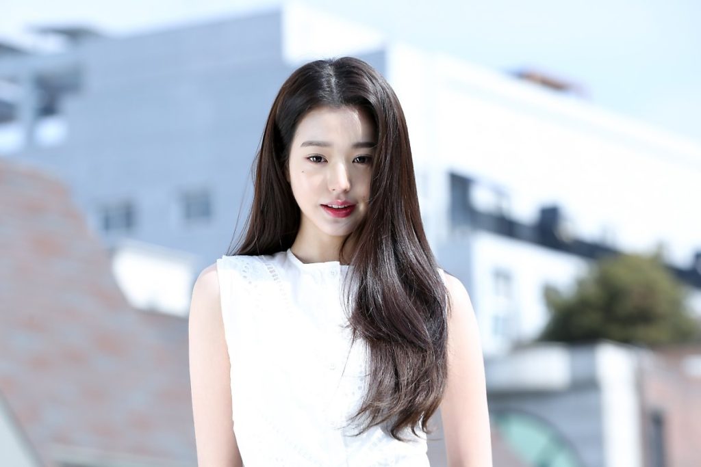 IVE’s Wonyoung drama Chinese executive apologizes publicly after controversy involving the idol