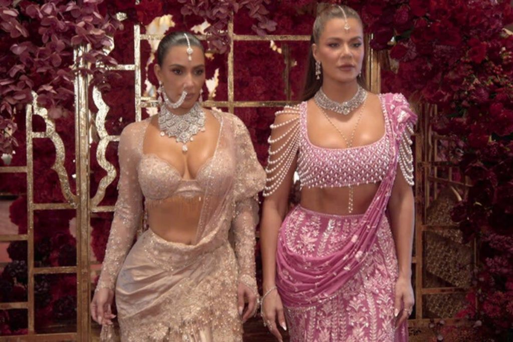 Khloé and Kim Kardashian panic after losing a diamond in India