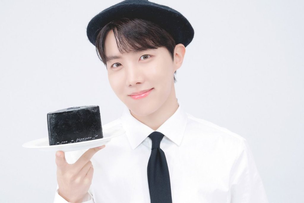 BTS' J-hope earns his first award for “MONA LISA” On M Countdown
