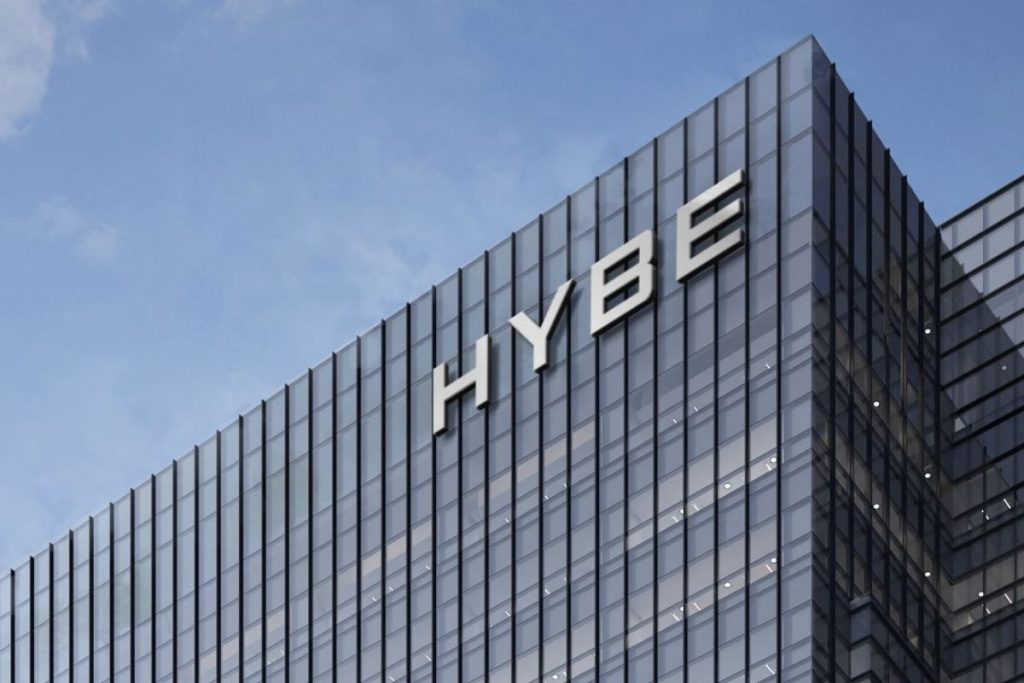 HYBE donates $682,892 for the restoration of National Heritage sites damaged by wildfire