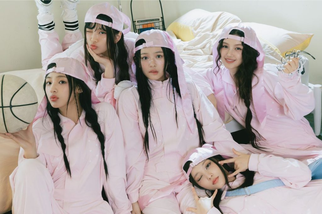 NewJeans fans publicly apologize to ADOR CEO after online controversial comments