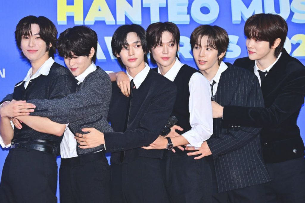 RIIZE’s pop-up event draws 12,000 attendees