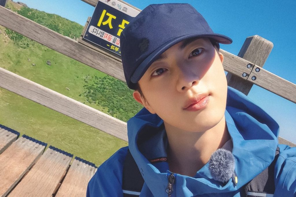 BTS' Jin tops iTunes Charts with “ECHO”