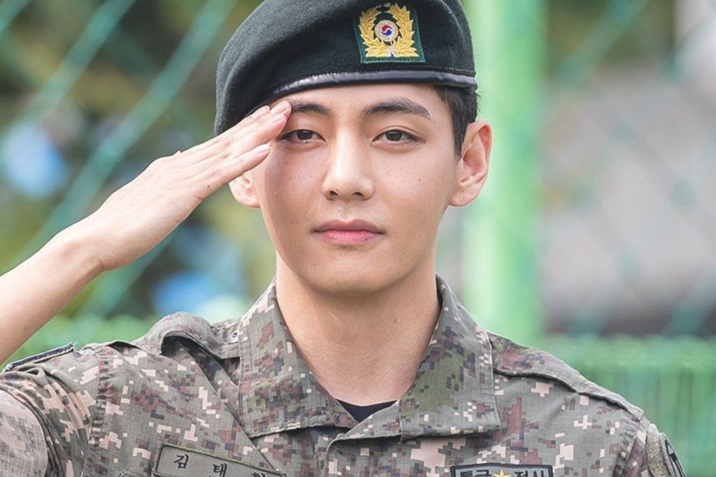 BTS' V releases new pictures from his military discharge party