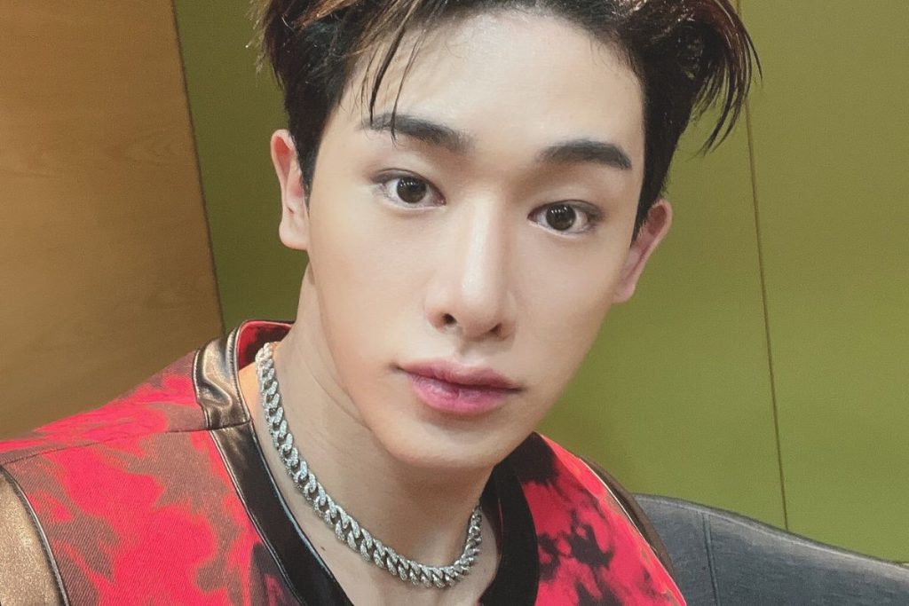 Wonho gets hot in the new “Better Than Me” music video