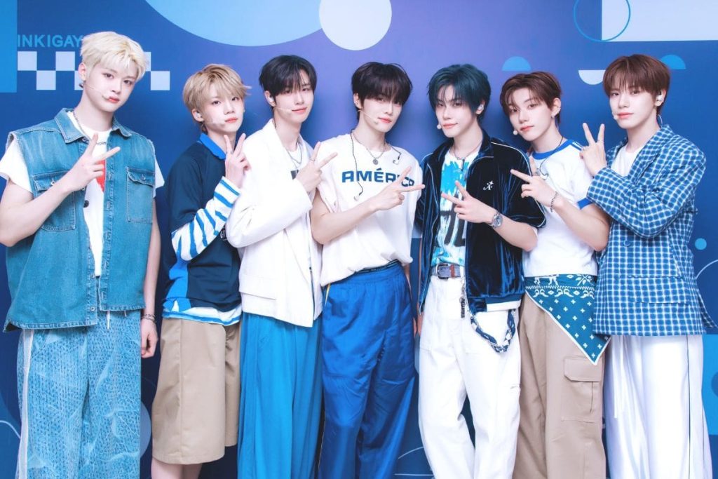 CLOSE YOUR EYES’s “Snowy Summer” earns a third trophy on Music Bank