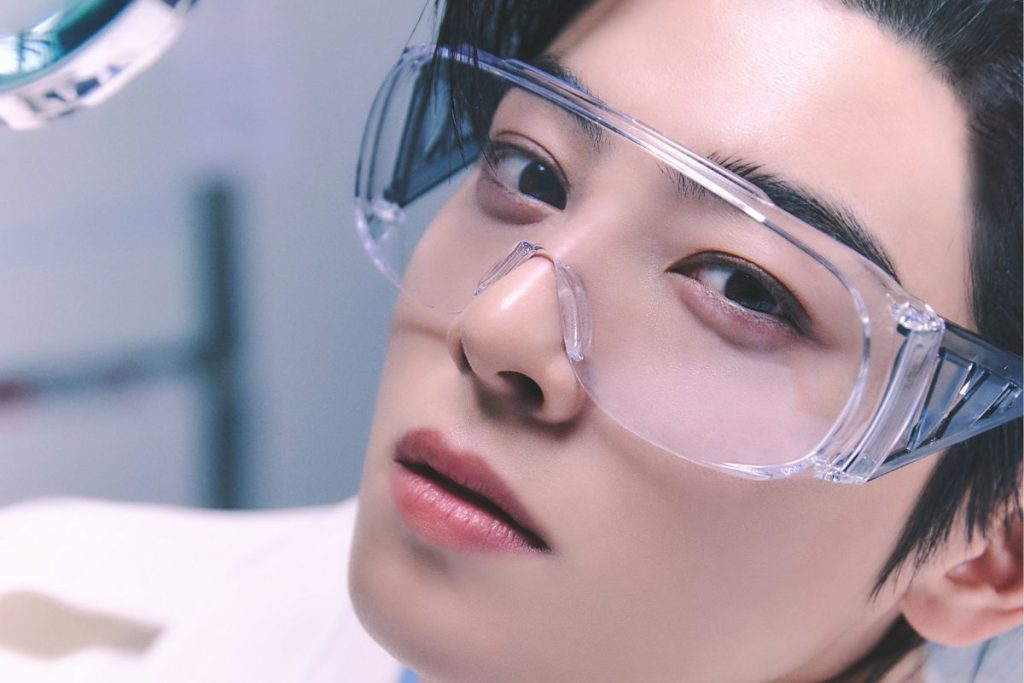 Cha Eunwoo shows his shaved head in livestream ahead of military enlistment