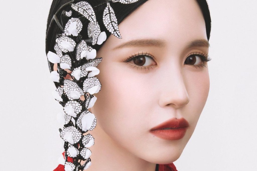 TWICE's Mina becomes the target of heavy criticism following viral dance clip TWICE's Mina becomes the target of heavy criticism following viral dance clip
