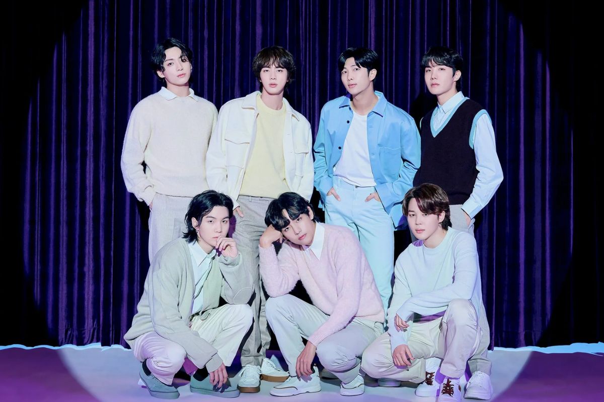 BTS shares a new group photo from the beach