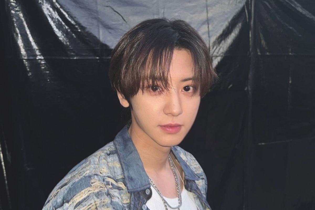 EXO's Chanyeol releases electrifying “Upside Down” music video