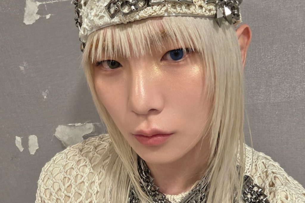 SHINee’s KEY conquers the Show Champion’s charts with “Hunter”