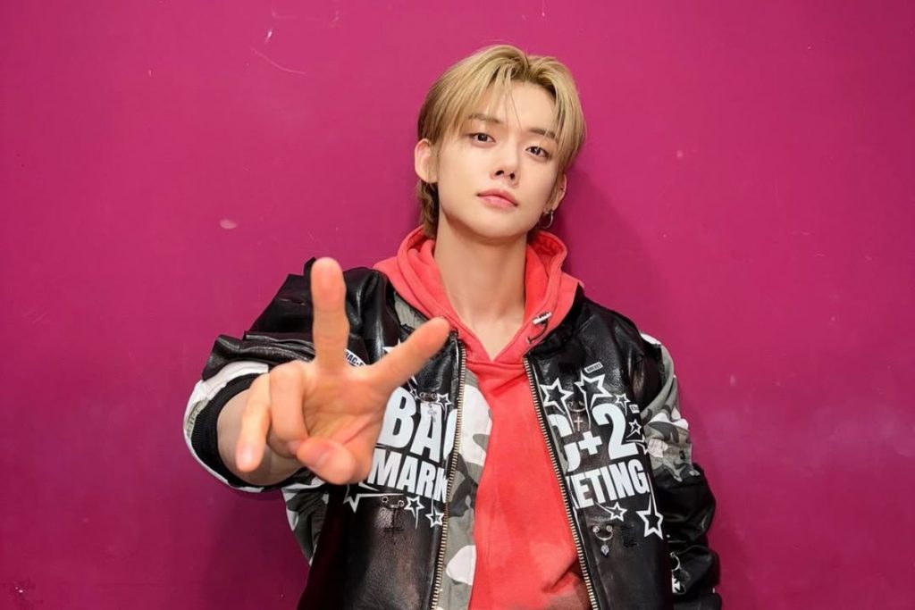 TXT's Yeonjun flaunts his sculpted physique