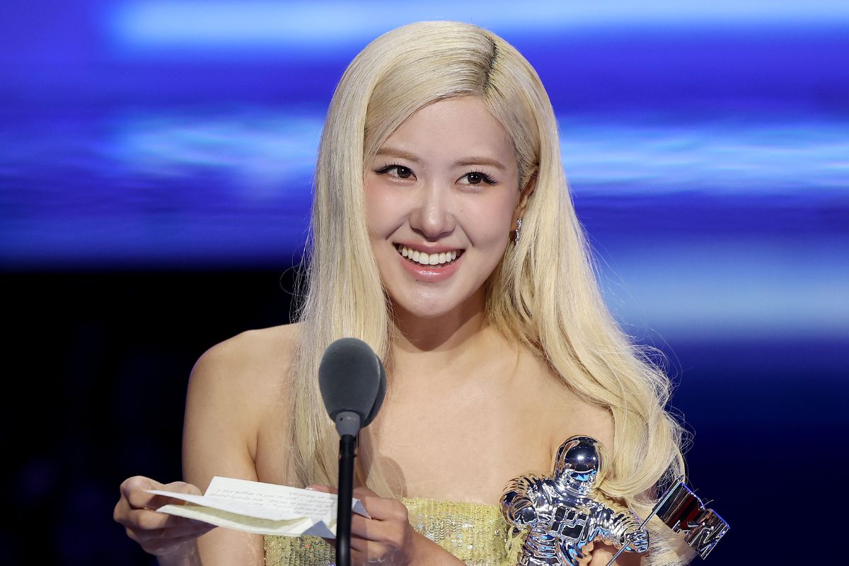 BLACKPINK’s Rosé makes history at the MTV VMAs