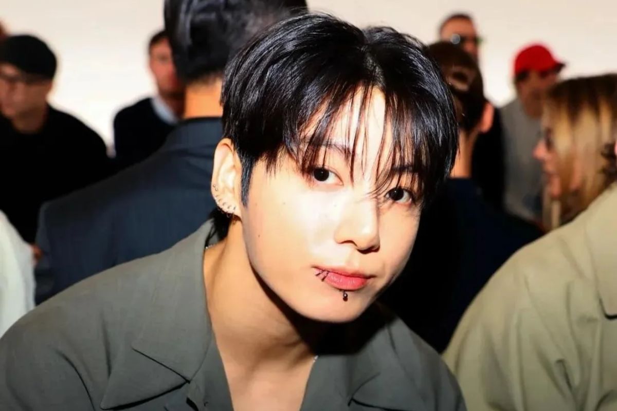 BTS' Jungkook wears a Calvin Klein total look on his return to South Korea