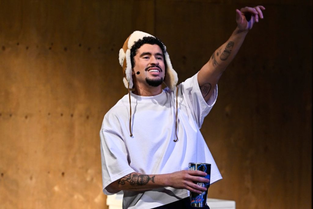 Bad Bunny suffers a knee injury during his concert in Puerto Rico