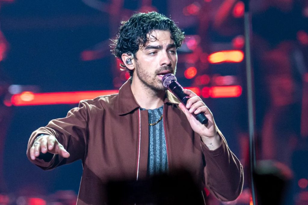 Joe Jonas is accused of snorting cocaine during a concert