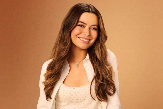Miranda Cosgrove confirms an 'iCarly' movie is in the works